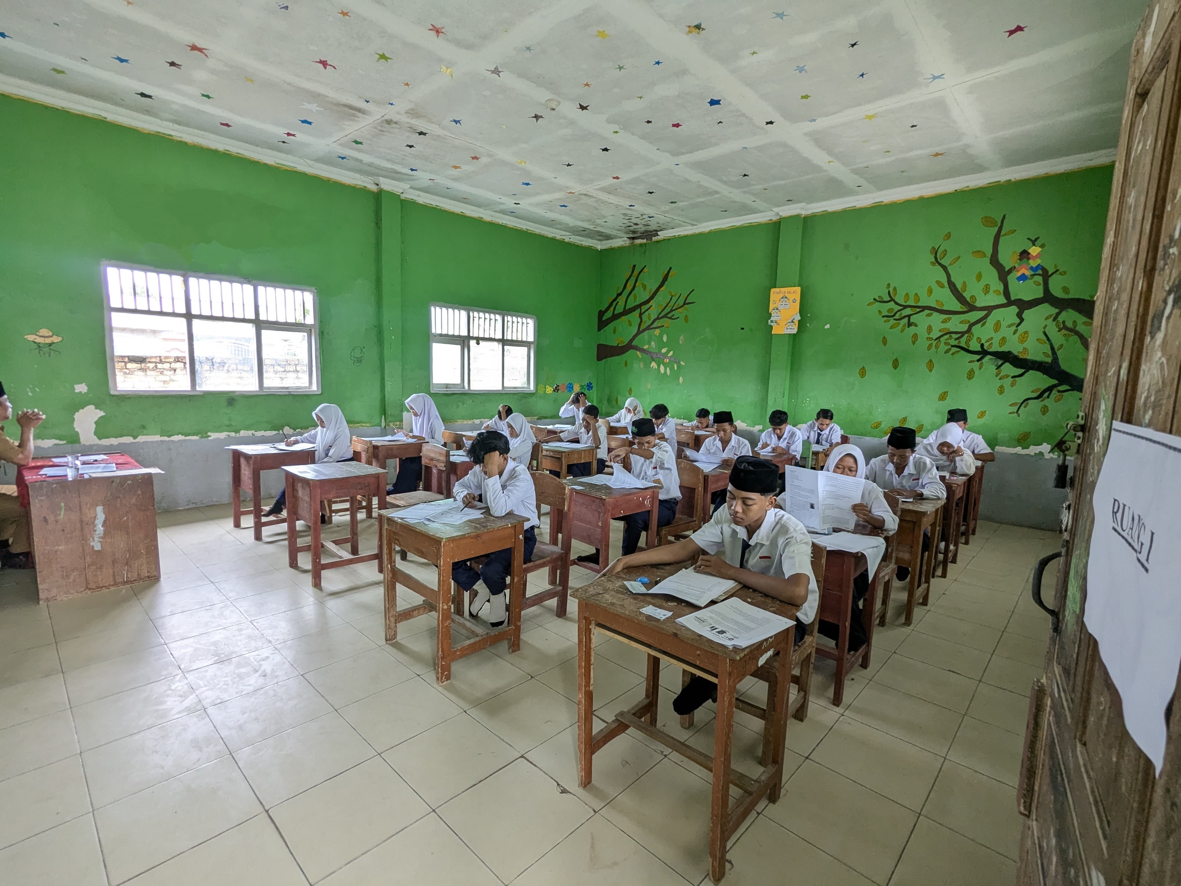 Cover: SMP Ma'arif 2 Uman Agung Gelar Ujian Sekolah Tahun Ajaran 2024/2025